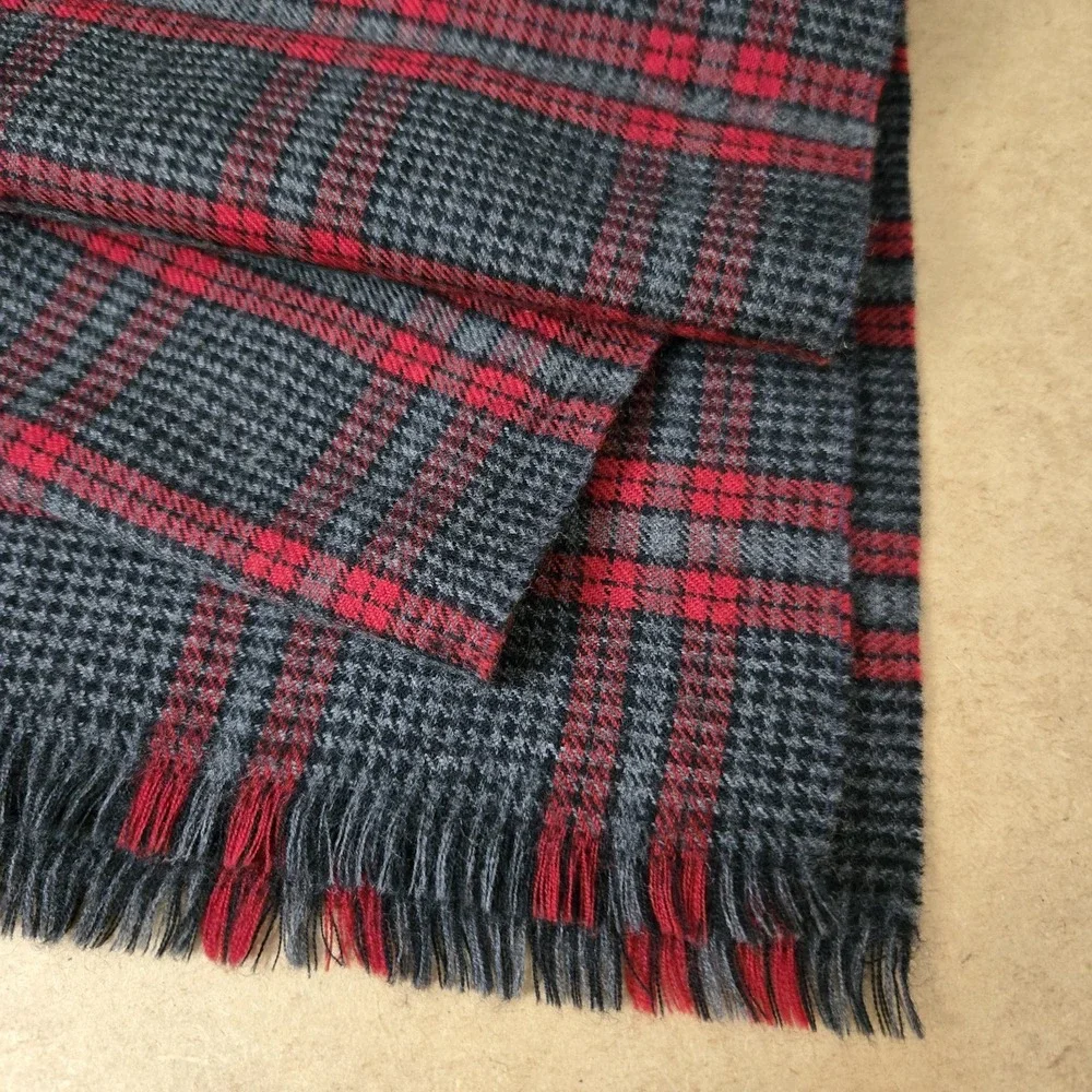 BUGATTI Scarf Unisex Red Gray Plaid Soft 100% Merino Wool Knit Fringe 50x13 EUC